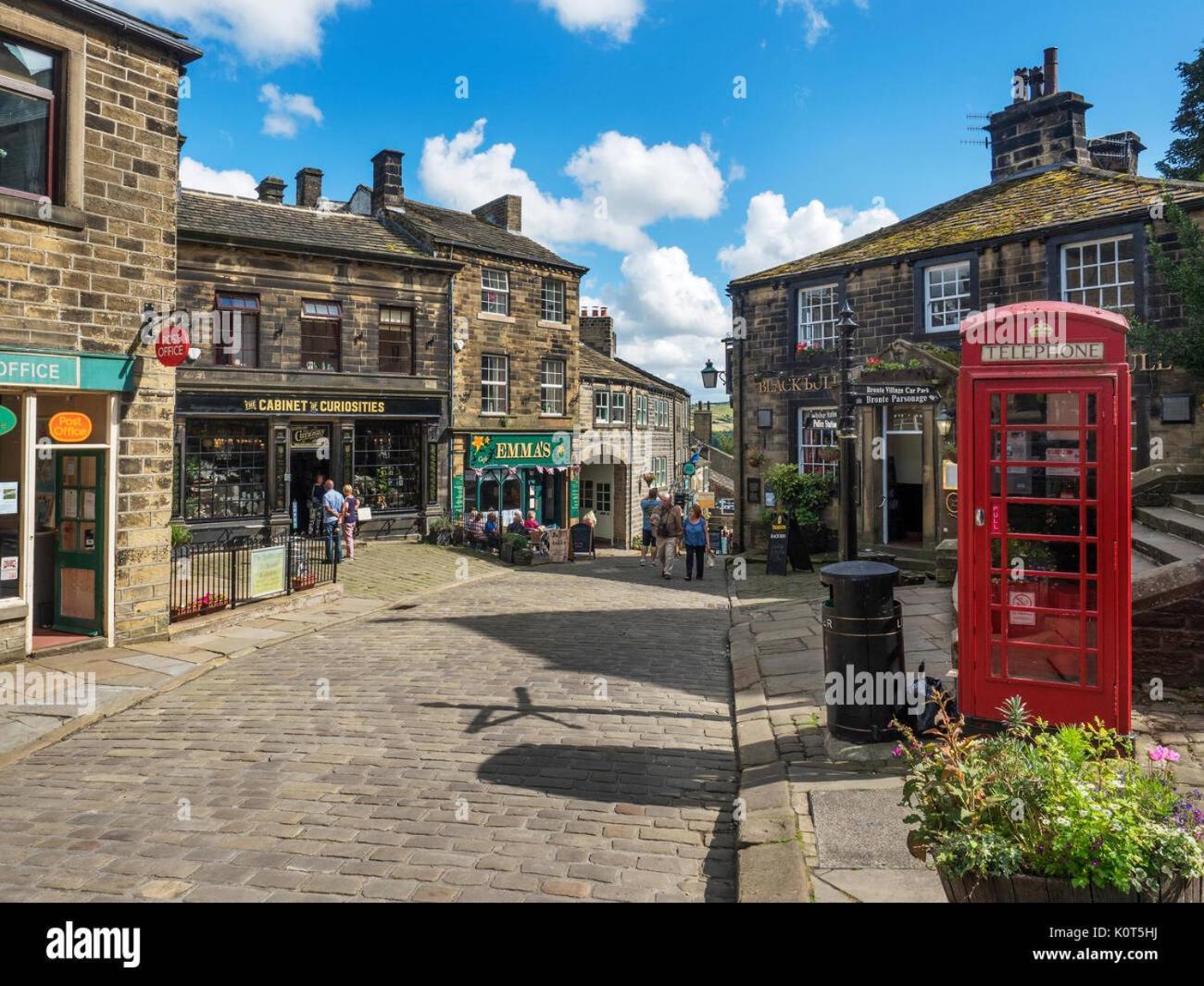 Two-Bedroom Stone Cottage In Keighley With Patio Exterior photo